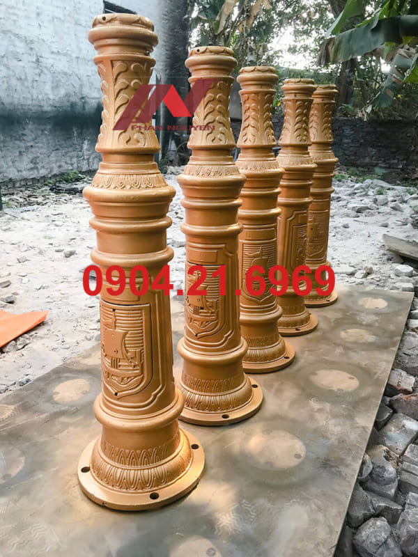 đế gang cột đèn sân vườn