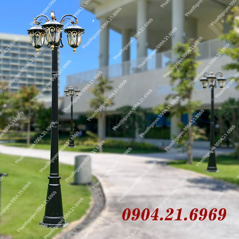 cột đèn sân vườn hiện đại